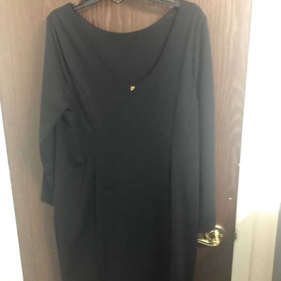 Black dress - Picture 4 of 6